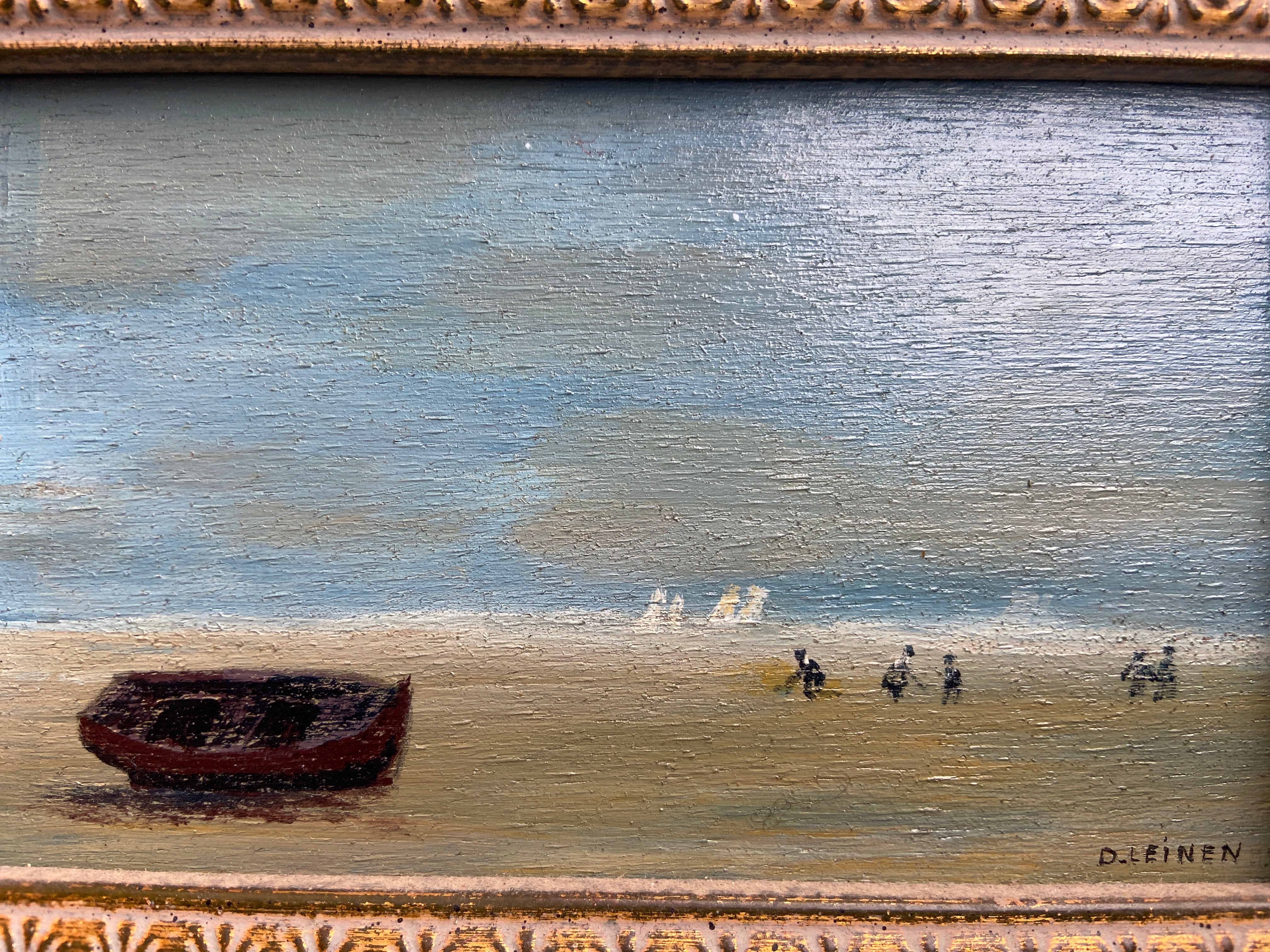 Boat stranded on the beach - D. Leinen